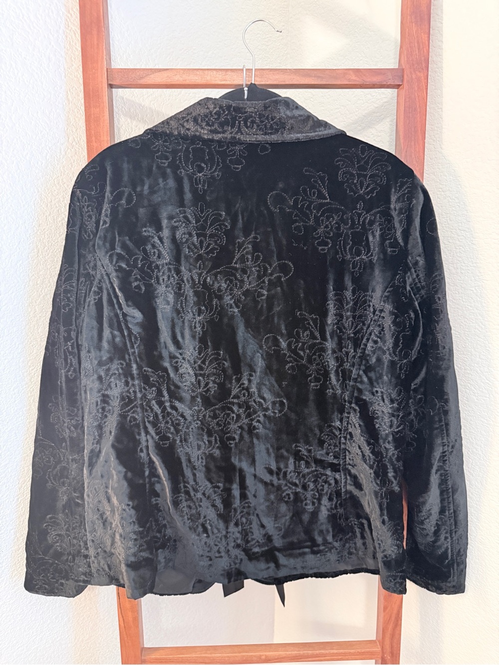 Vintage Old Navy Black Velvet Tie-Waist Blazer - Picture 4 of 5
